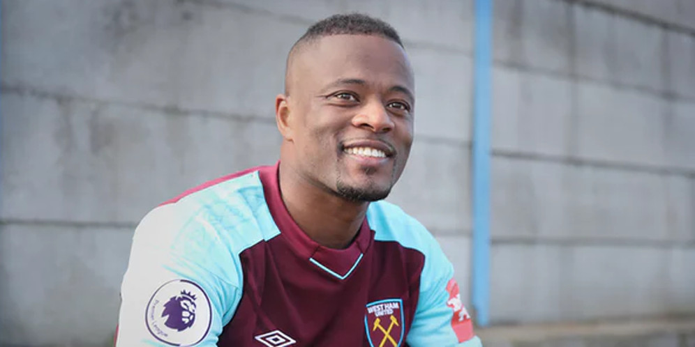 Mengapa Evra Girang Kembali Ke Premier League? thumbnail